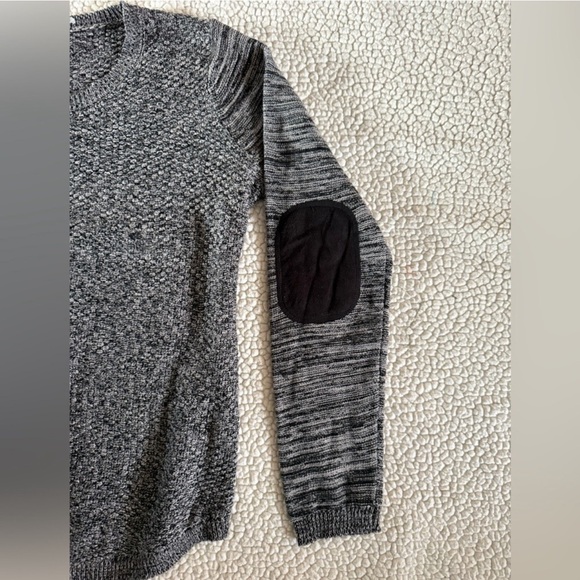 Lety & Me Ariana Gray Black Elbow Patch Knit Sweater Size Large - Picture 5 of 13